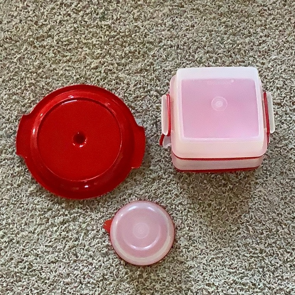 Vintage Tupperware-4 piece bundle with lids and handle - Picture 2 of 15